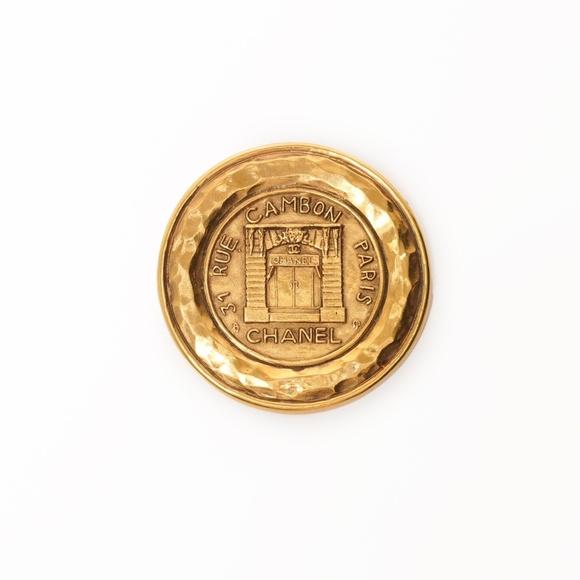 CHANEL 1980 Cambon Circle Brooch in Gold